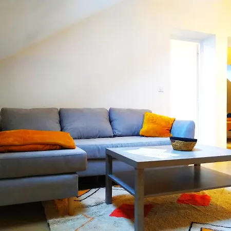 - 1 Min A Pieds Hypercentre - 2 *